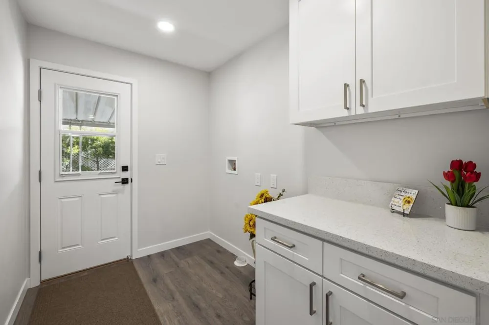 7102 San Bartolo St #11 Carlsbad, CA 92011