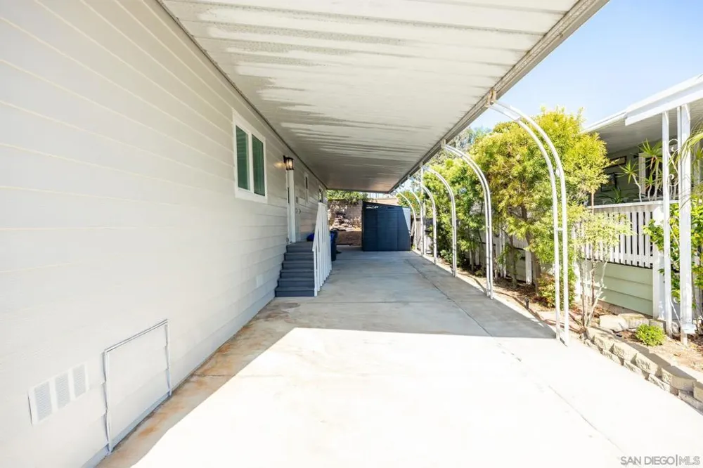 7102 San Bartolo St #11 Carlsbad, CA 92011