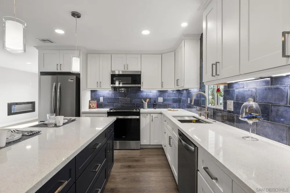 7102 San Bartolo St #11 Carlsbad, CA 92011