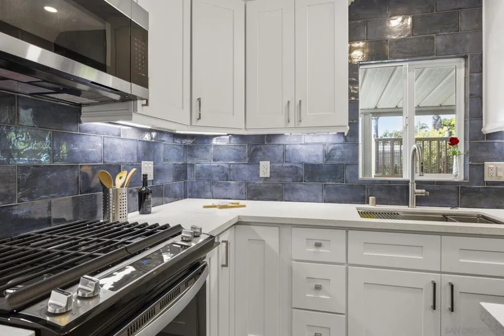 7102 San Bartolo St #11 Carlsbad, CA 92011