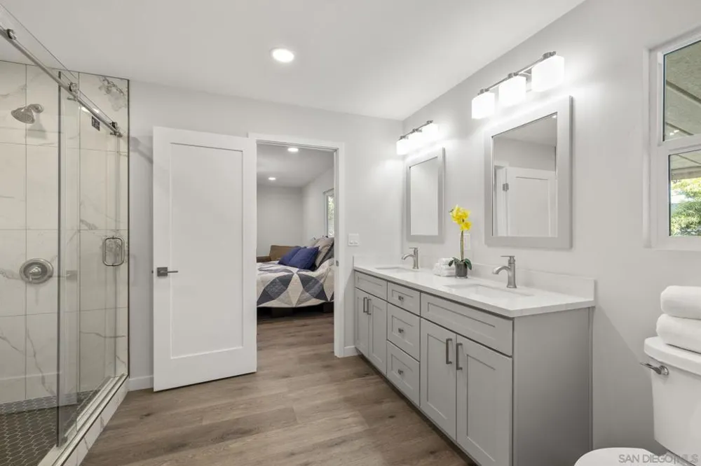 7102 San Bartolo St #11 Carlsbad, CA 92011