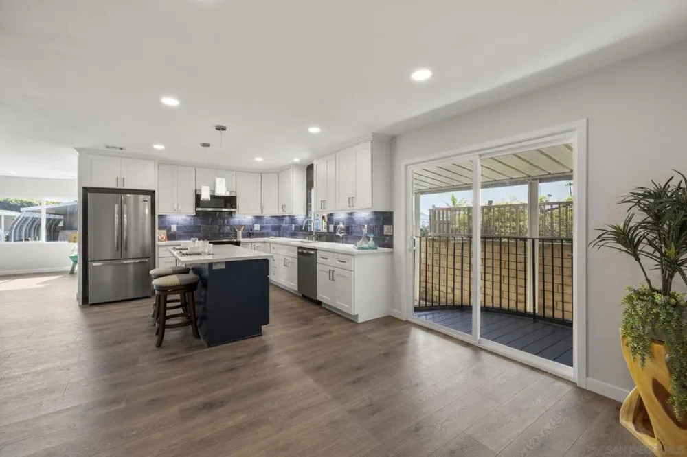 7102 San Bartolo St #11 Carlsbad, CA 92011