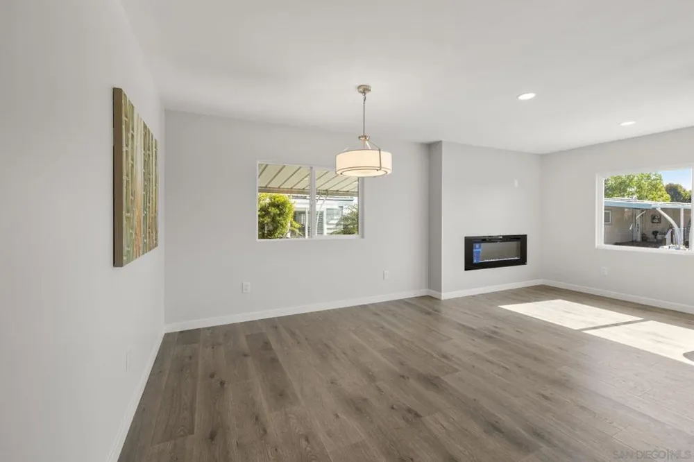 7102 San Bartolo St #11 Carlsbad, CA 92011