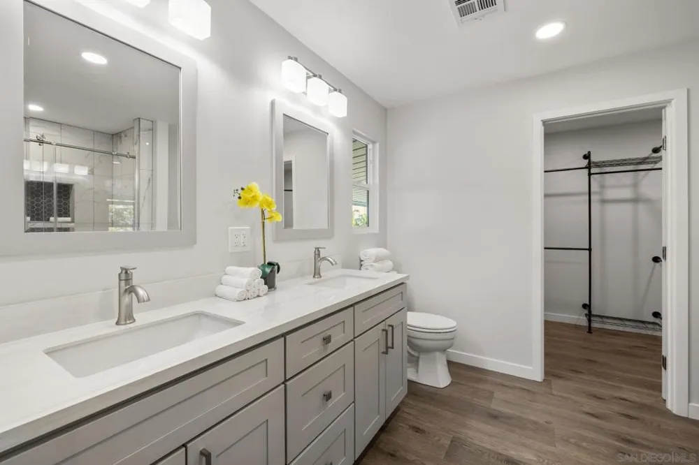 7102 San Bartolo St #11 Carlsbad, CA 92011