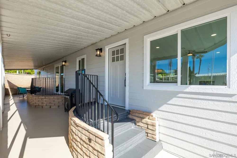 7102 San Bartolo St #11 Carlsbad, CA 92011