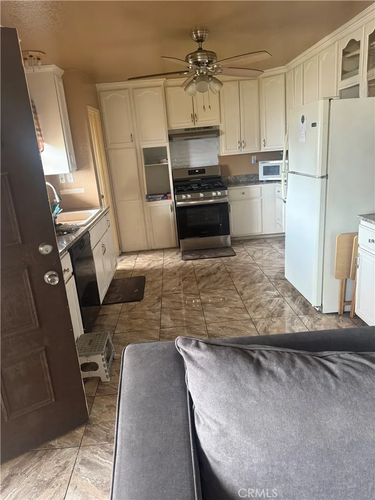 8634 Park #3 Bellflower, CA 90706