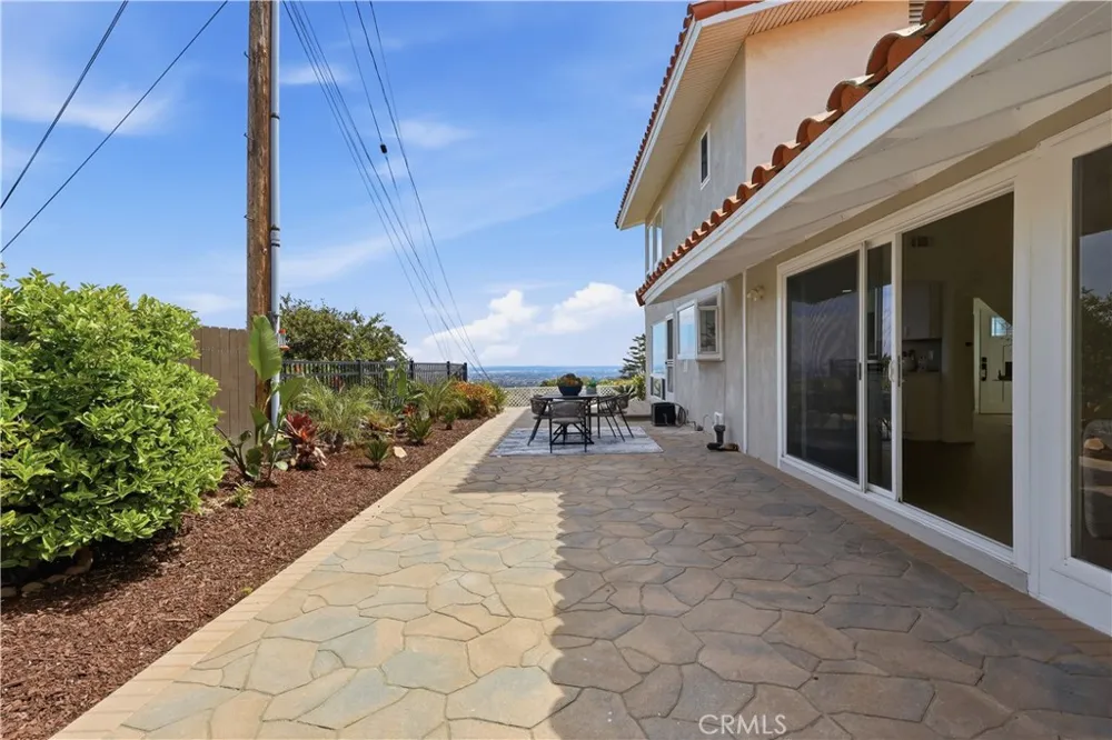 5123 Willow Wood Rolling Hills Estates, CA 90274