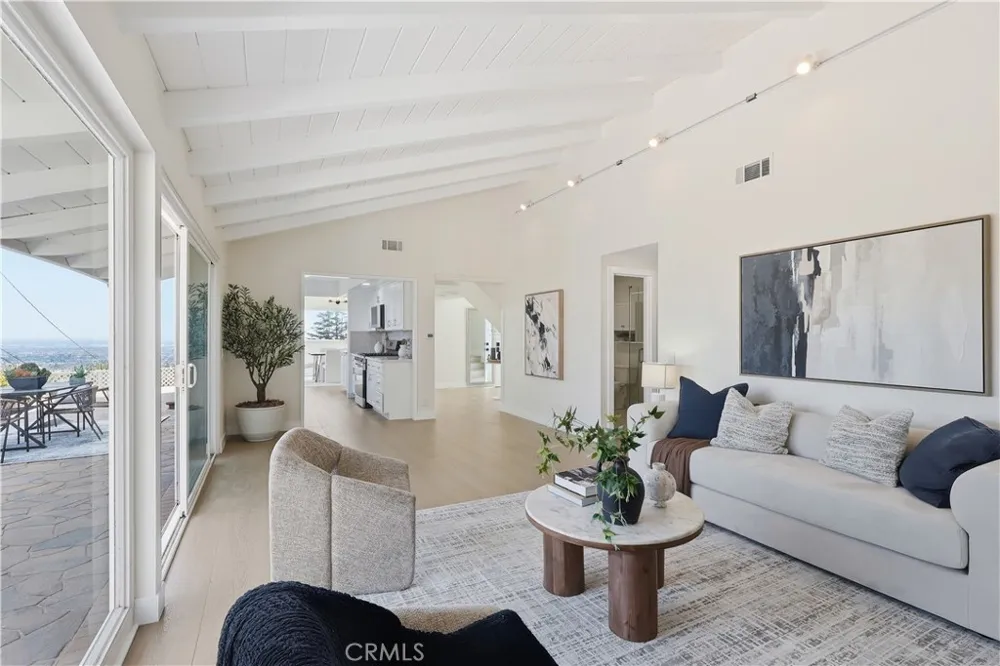 5123 Willow Wood Rolling Hills Estates, CA 90274