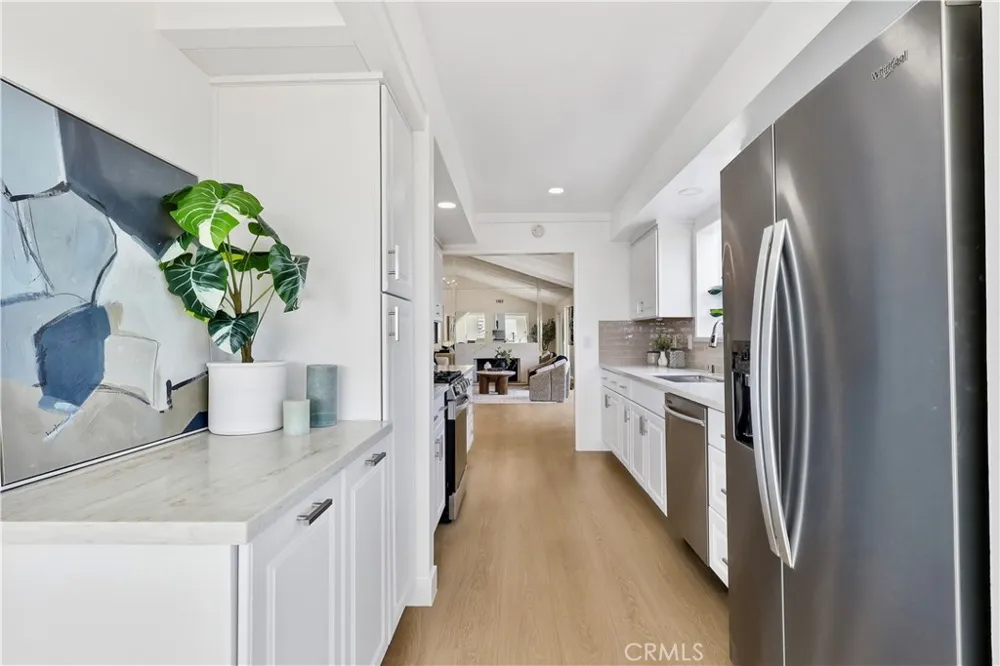 5123 Willow Wood Rolling Hills Estates, CA 90274