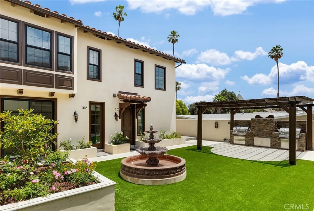 89 Grand Oaks Ave #103 Pasadena, CA 91107
