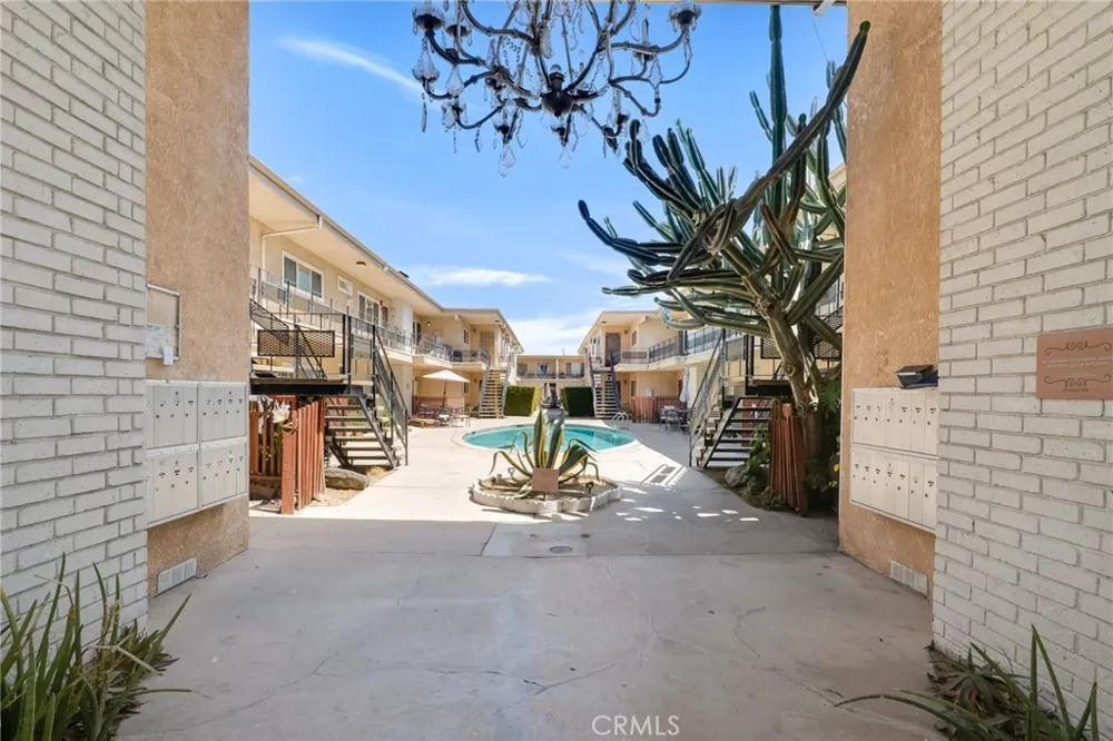 5232 Corteen pl #17 Valley Village, CA 91607