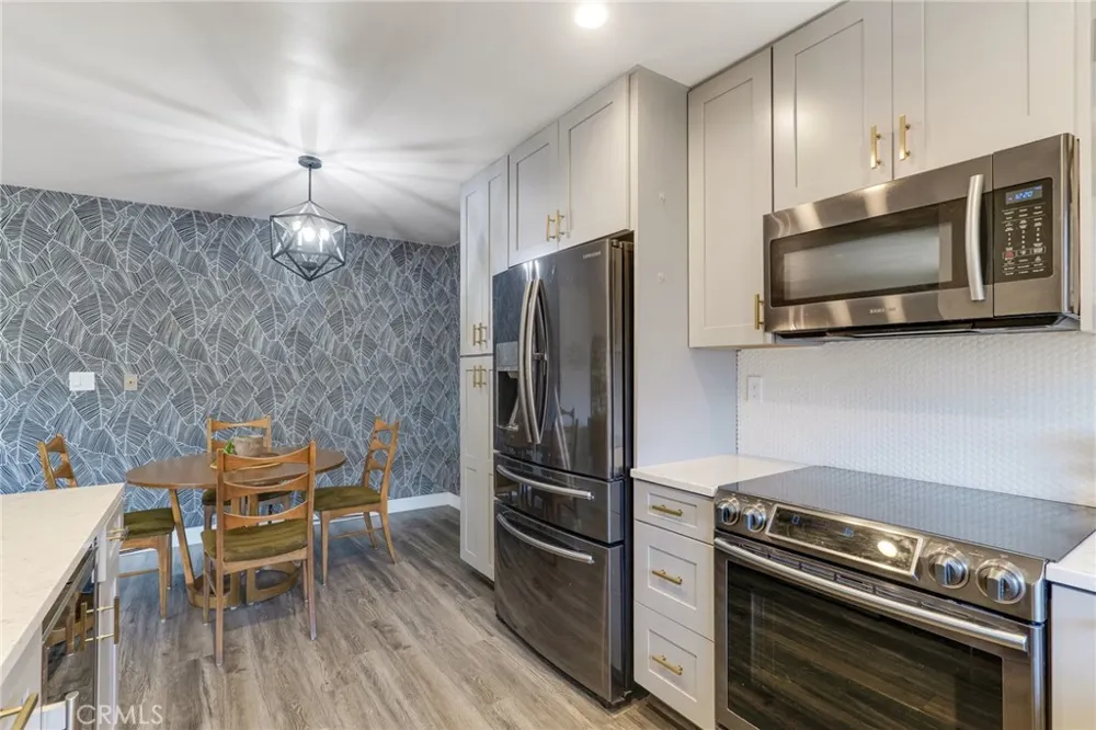 5232 Corteen pl #17 Valley Village, CA 91607