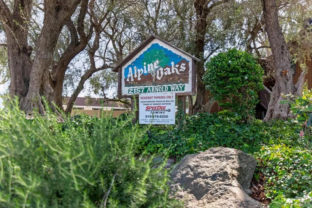 2157 Arnold #201 Alpine, CA 91901