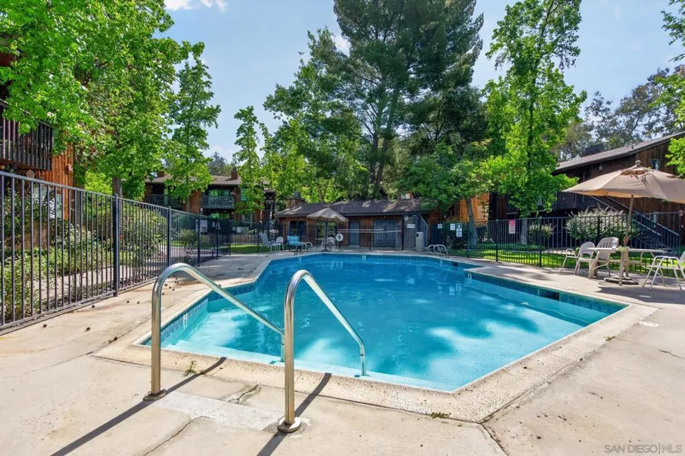 2157 Arnold #201 Alpine, CA 91901
