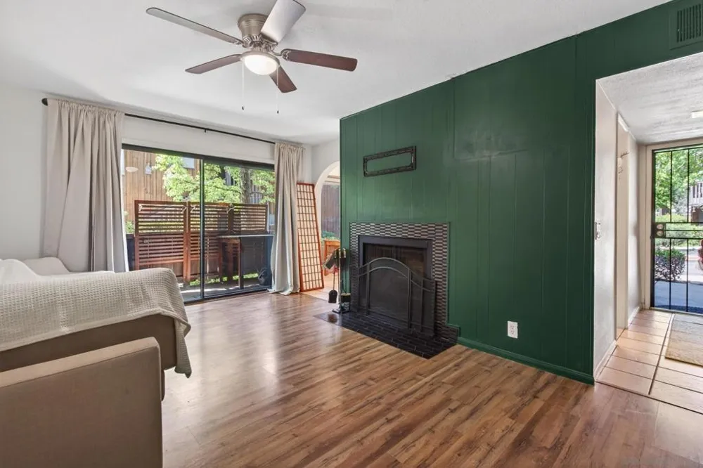 2157 Arnold #201 Alpine, CA 91901