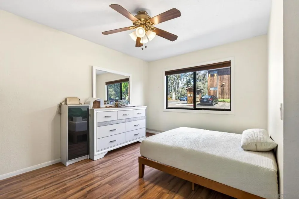 2157 Arnold #201 Alpine, CA 91901