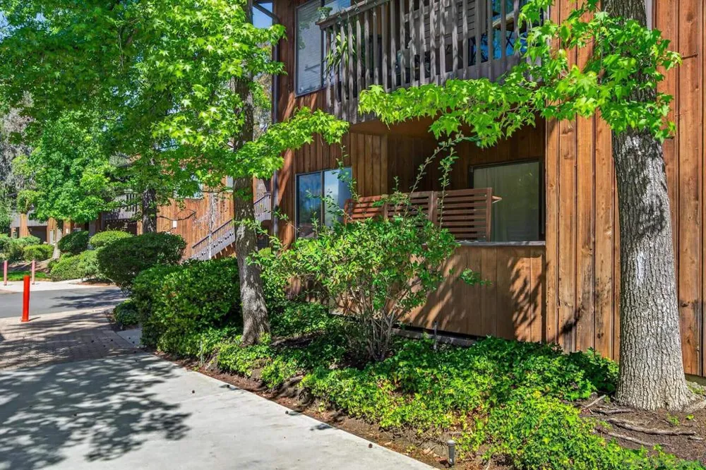 2157 Arnold #201 Alpine, CA 91901