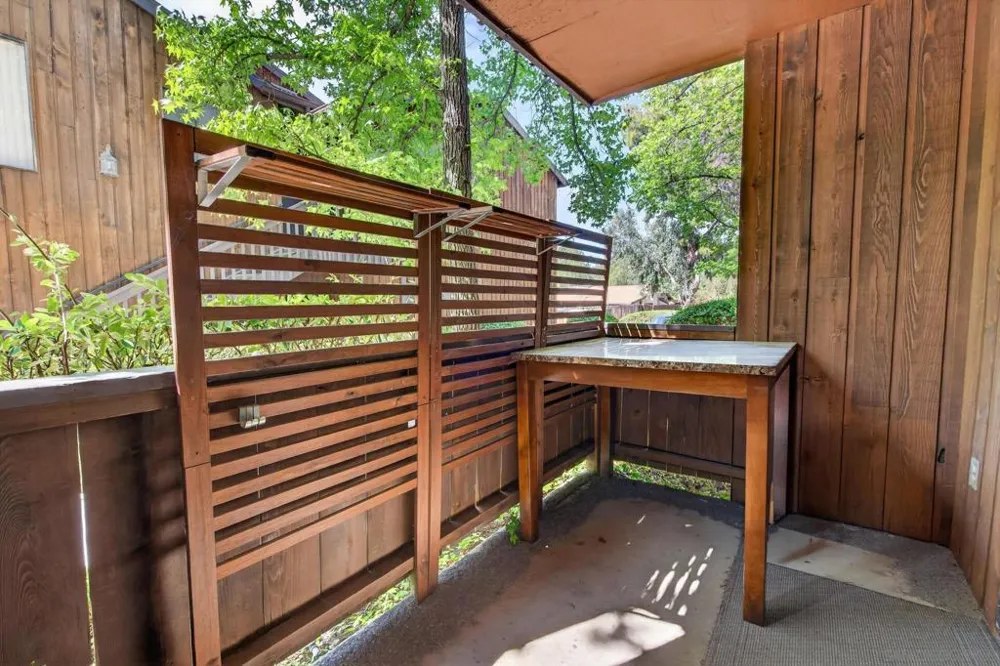 2157 Arnold #201 Alpine, CA 91901