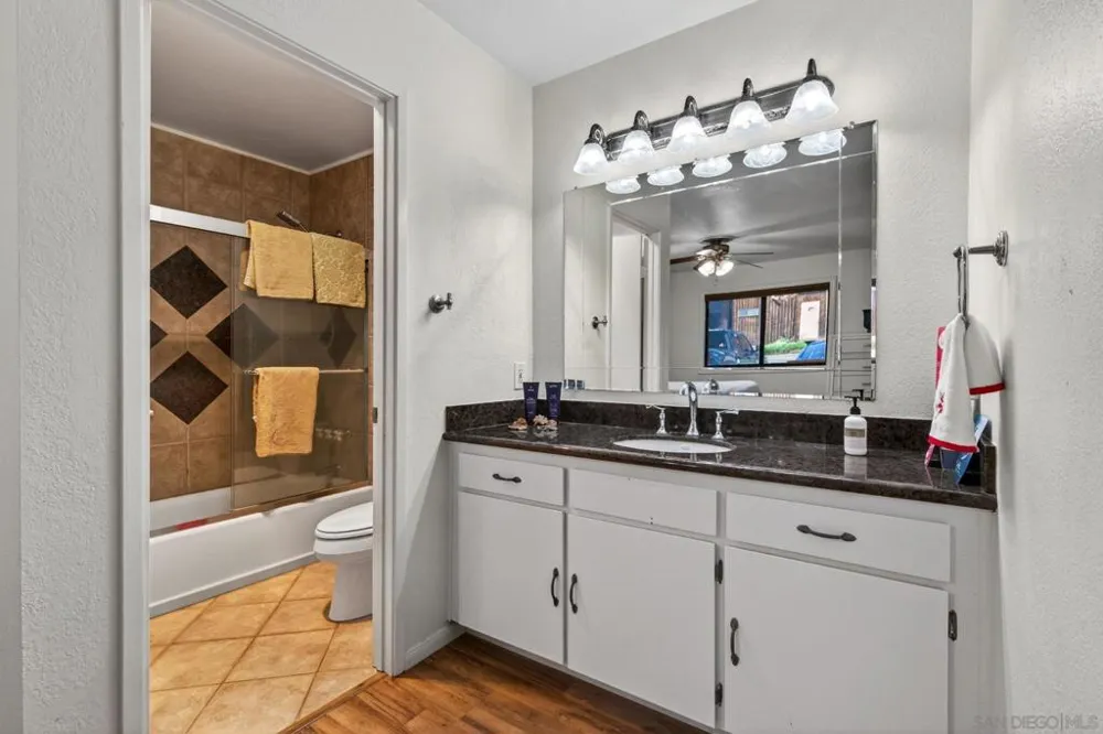 2157 Arnold #201 Alpine, CA 91901