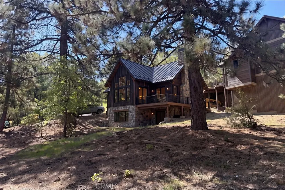 1684 Pinehurst Dr Lake Arrowhead, CA 92352