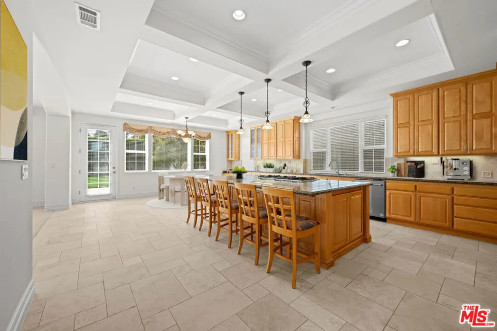 1756 Ruhland Avenue Manhattan Beach, CA 90266