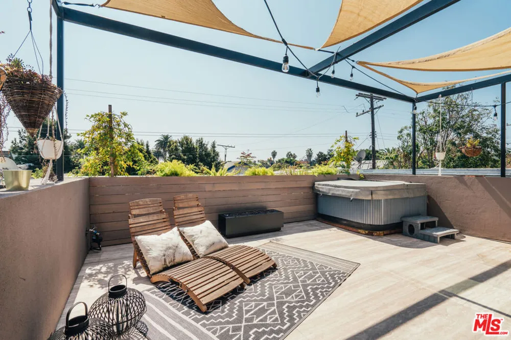213 Horizon Avenue Venice, CA 90291