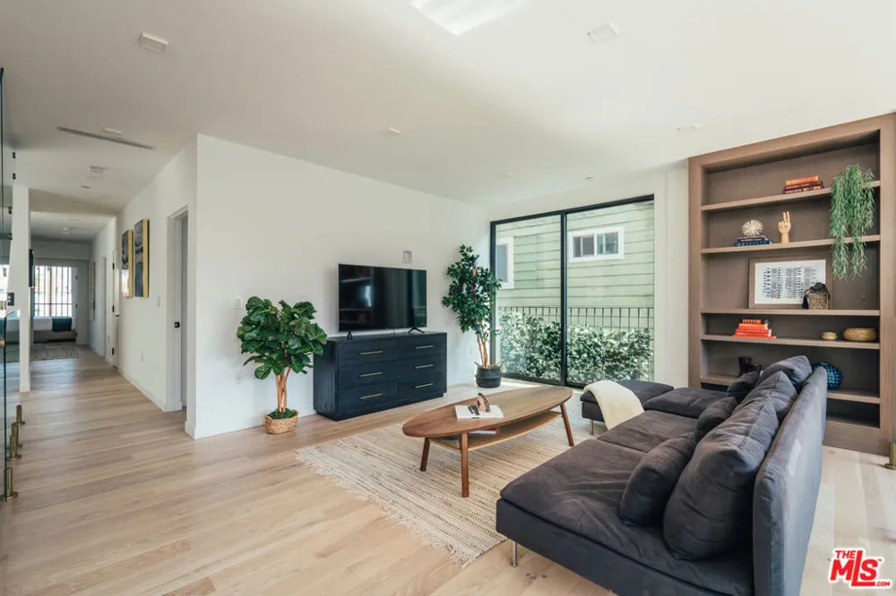 213 Horizon Avenue Venice, CA 90291