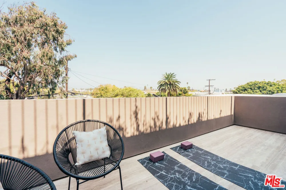 213 Horizon Avenue Venice, CA 90291
