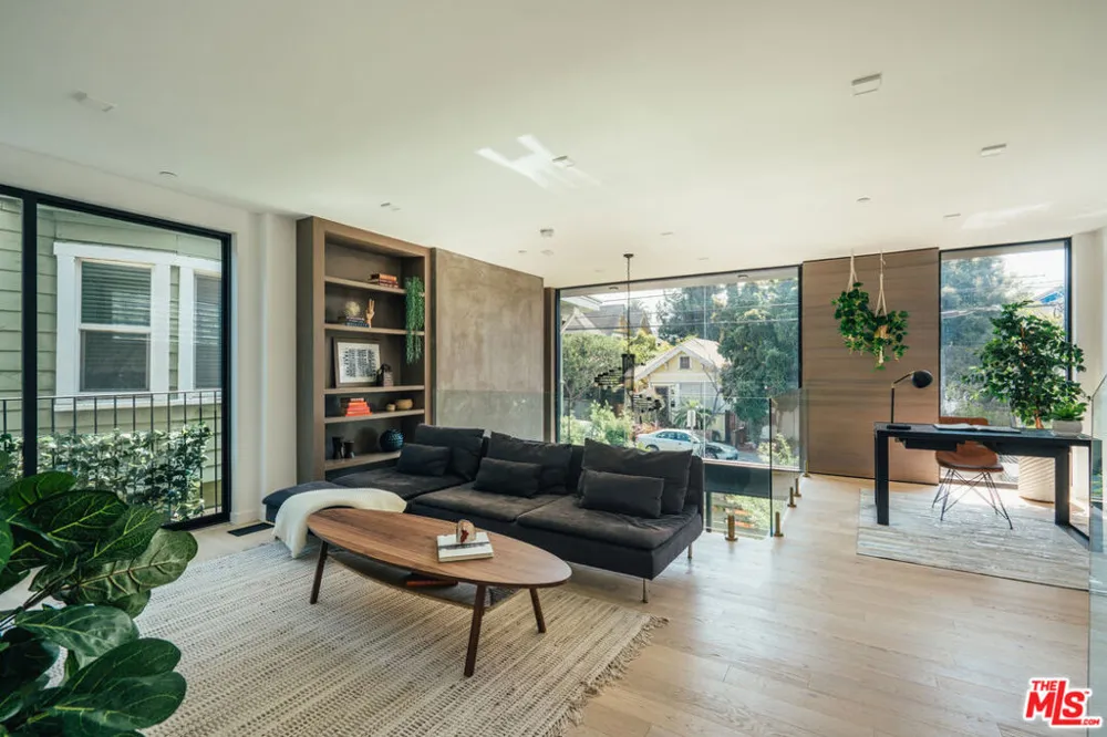 213 Horizon Avenue Venice, CA 90291