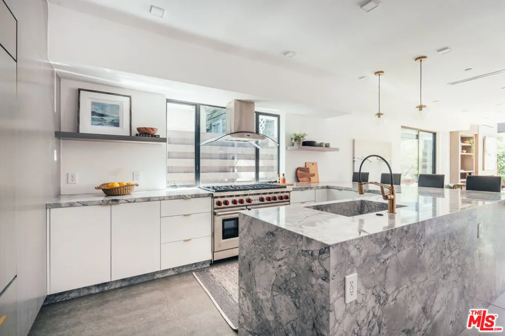 213 Horizon Avenue Venice, CA 90291