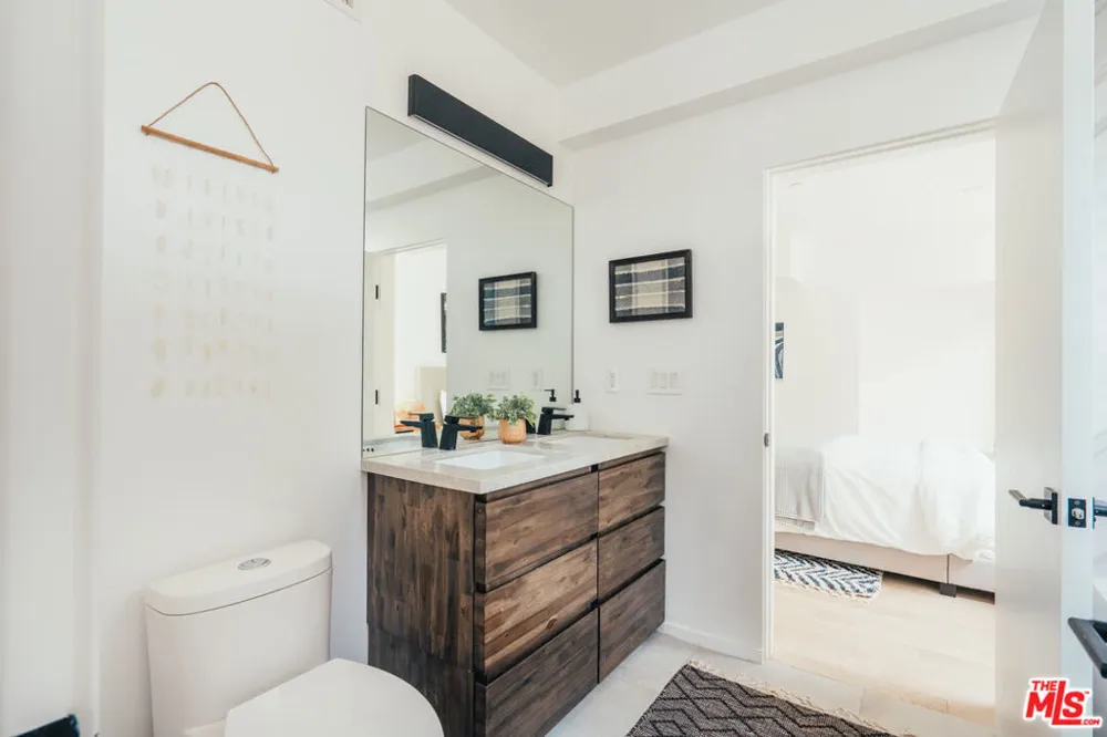 213 Horizon Avenue Venice, CA 90291