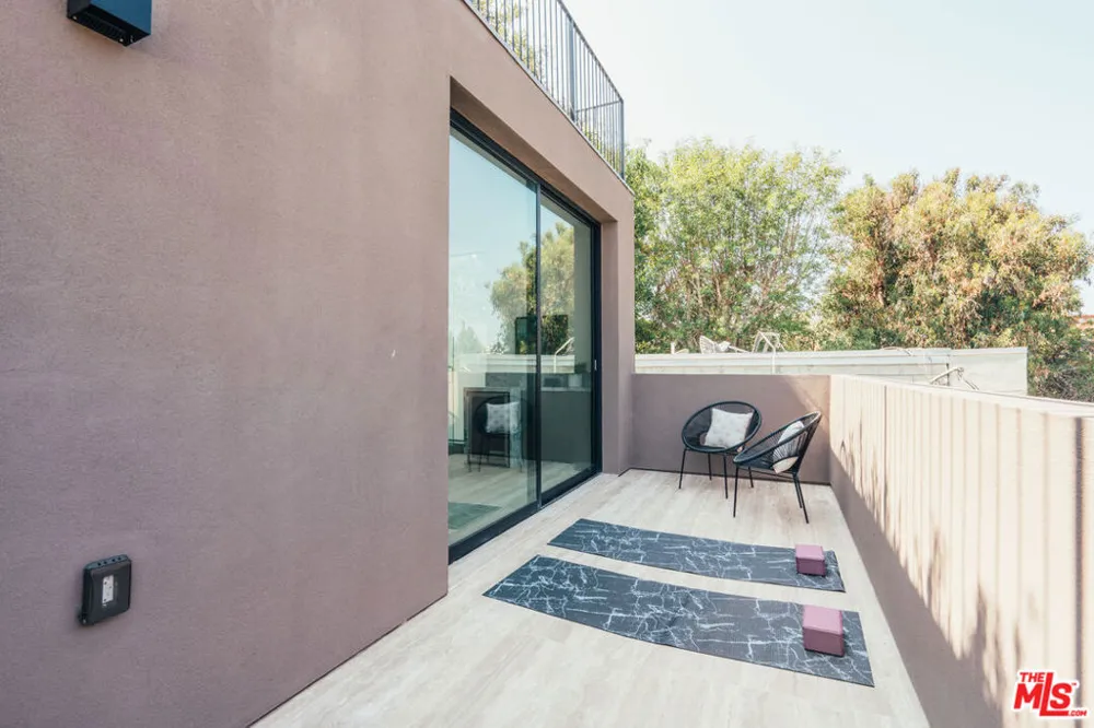 213 Horizon Avenue Venice, CA 90291