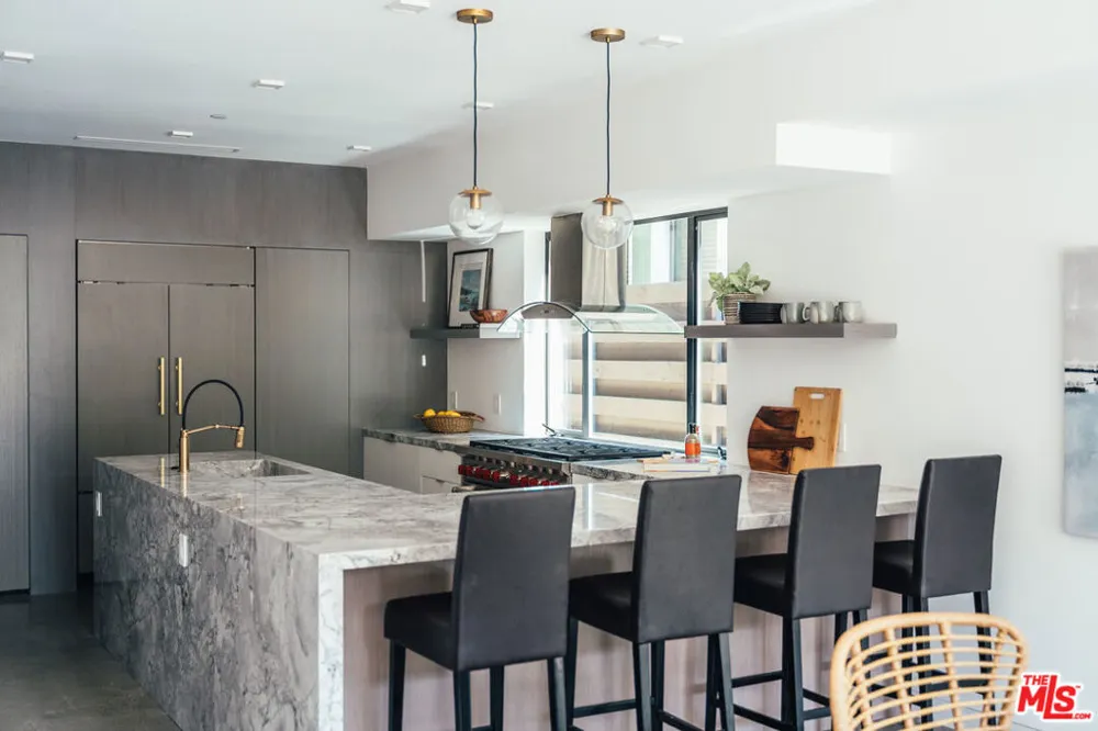 213 Horizon Avenue Venice, CA 90291
