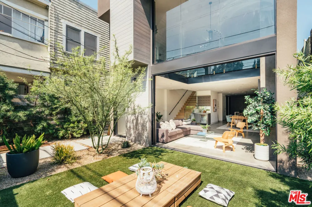 213 Horizon Avenue Venice, CA 90291