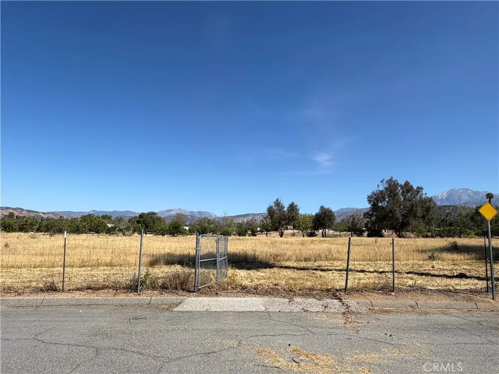 35392 Mountain View Yucaipa, CA 92399