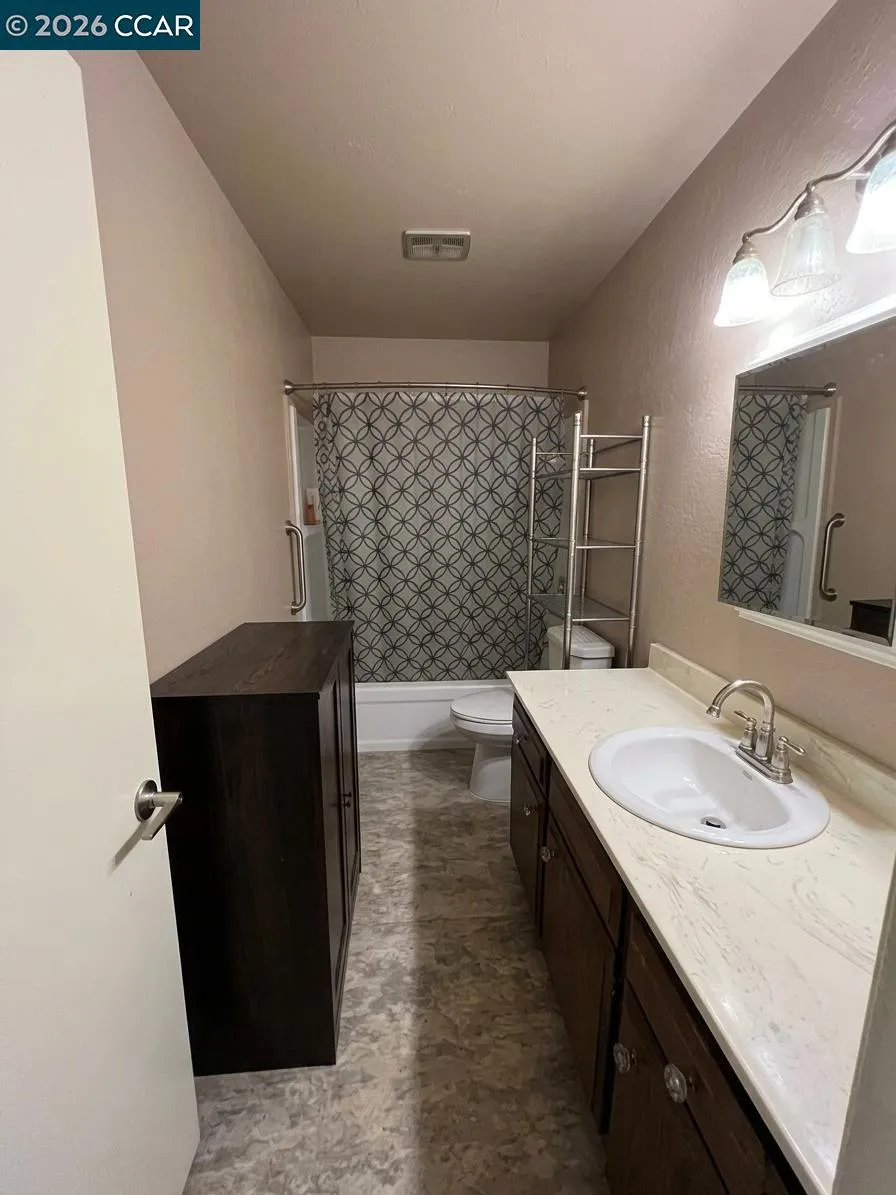 58 Meadowbrook Ave Pittsburg, CA 94565