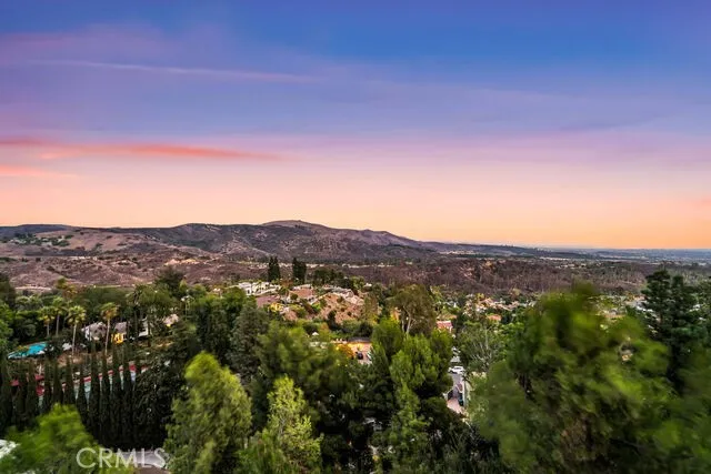 10182 Cowan Heights Drive North Tustin, CA 92705