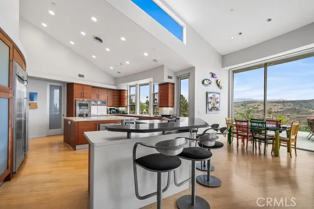 10182 Cowan Heights Drive North Tustin, CA 92705