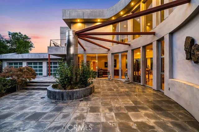 10182 Cowan Heights Drive North Tustin, CA 92705