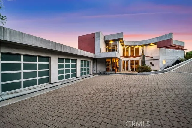 10182 Cowan Heights Drive North Tustin, CA 92705