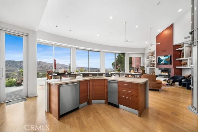 10182 Cowan Heights Drive North Tustin, CA 92705