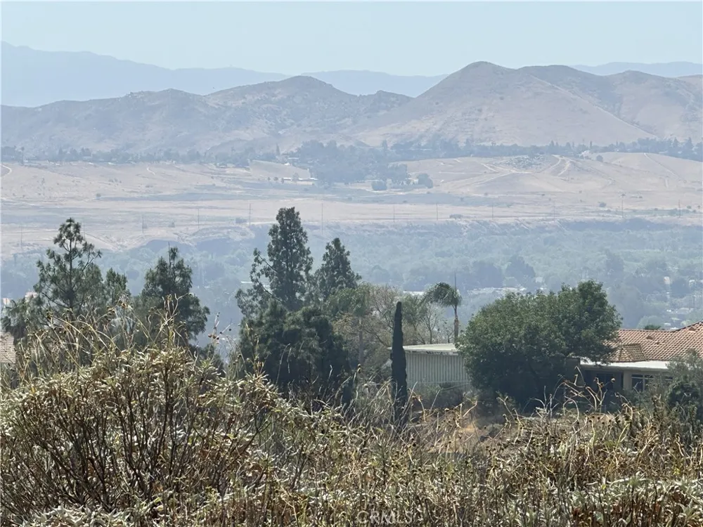 8385 Indian Knolls Circle Jurupa Valley, CA 92509