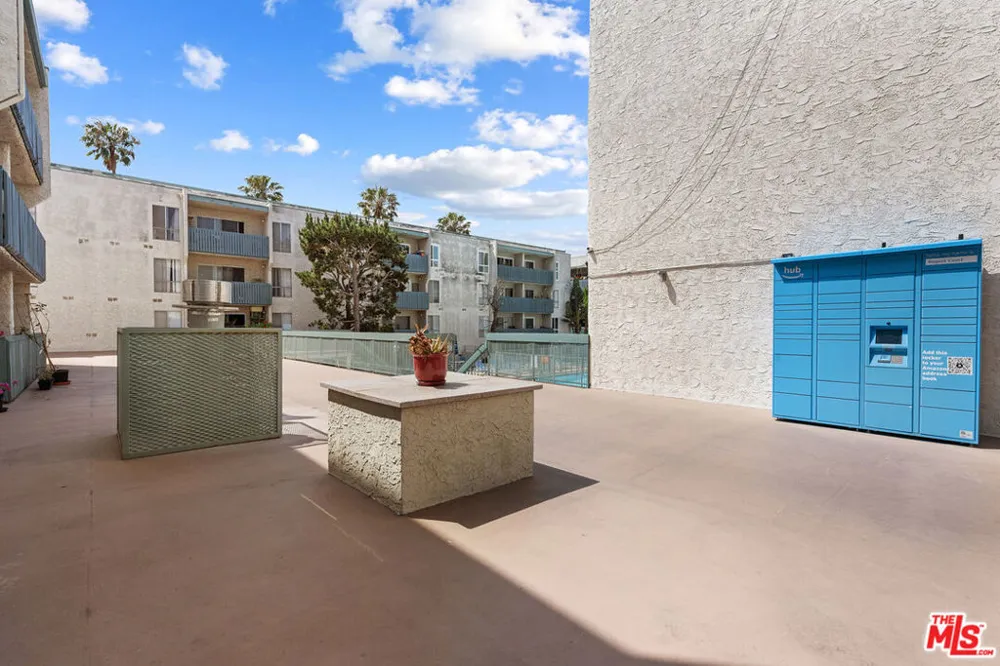 550 W Regent Street #124 Inglewood, CA 90301