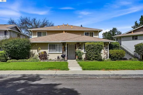 1494 Del Rio Cir #D