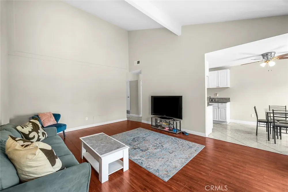 700 W La Veta Orange, CA 92868