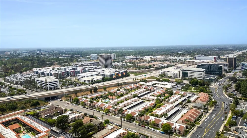 700 W La Veta Orange, CA 92868