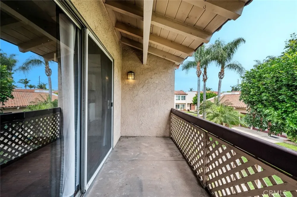 700 W La Veta Orange, CA 92868