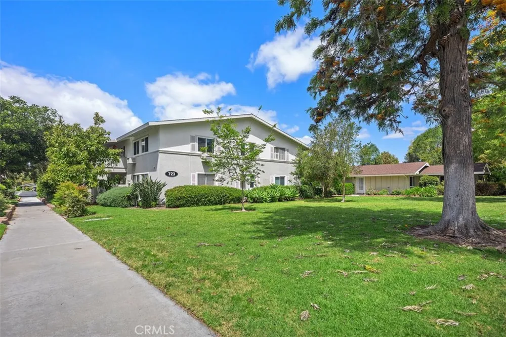 723 Avenida Majorca Laguna Woods, CA 92637