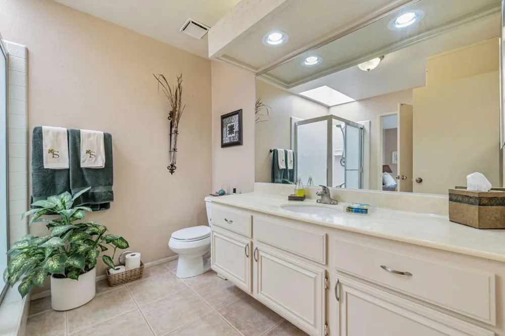 34939 Calle Sama Cathedral City, CA 92234