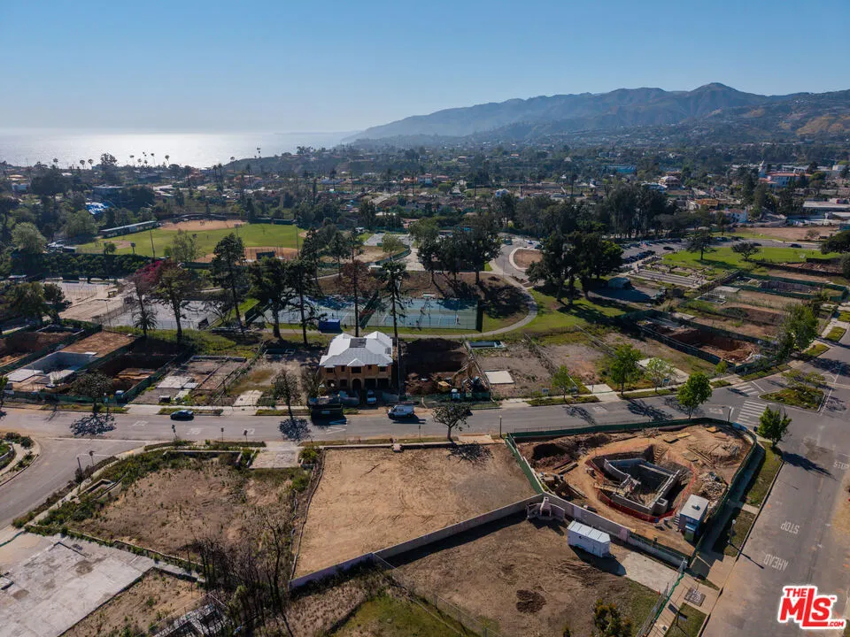 746 Alma Real Drive Pacific Palisades, CA 90272